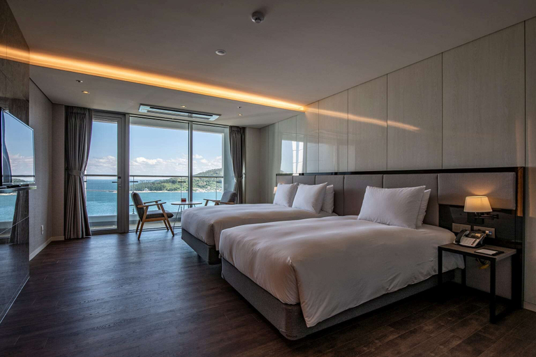 Bedroom 2, Ramada Suites by Wyndham Geoje, Geoje