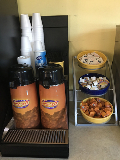 Food & Drinks 5, Days Inn by Wyndham Lamont/Monticello, Jefferson