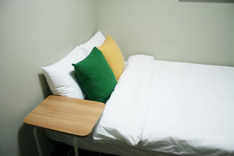 Bedroom 3, Hotelette, Jung
