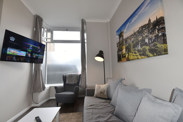 Bedroom 3, First Pleasance Luxury Apartment, Edinburgh