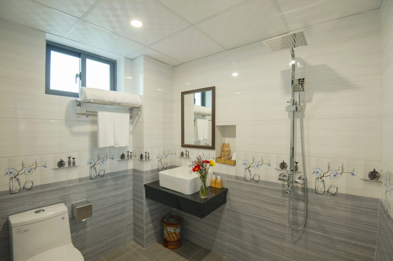 Bathroom 4, Haemer Villa, Da Nang