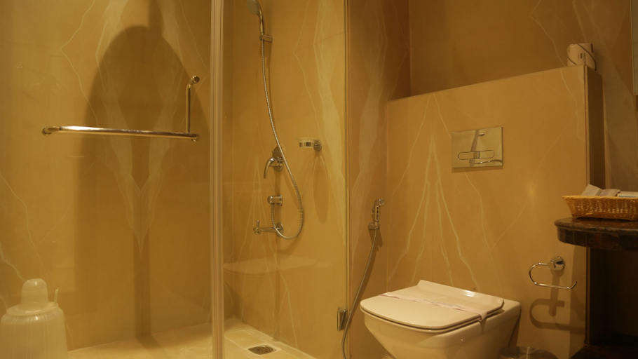 Bathroom 4, Sandyy Wavess Beach Resort, South Andaman