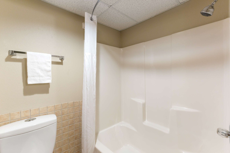 Bathroom 4, Super 8 by Wyndham Perry IA, Dallas