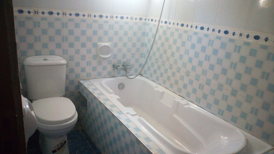 Bathroom 4, O'Nice Hotel and Suites Limited, AdoOdo/Ota