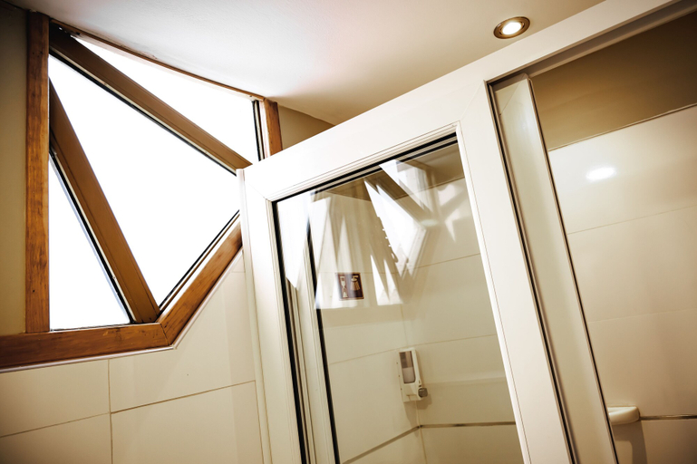 Bathroom 4, Hosteria Foike, Ushuaia