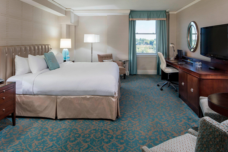 Bedroom 3, Delta Hotels by Marriott Bessborough, Division No. 11