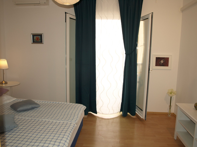 Bedroom 3, Apartments Issa, Makarska