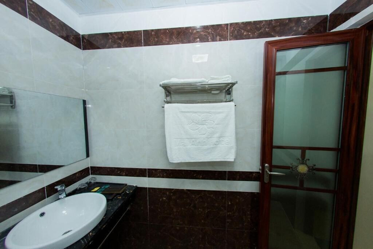 Bathroom 4, Mai Anh Hotel, Lào Cai