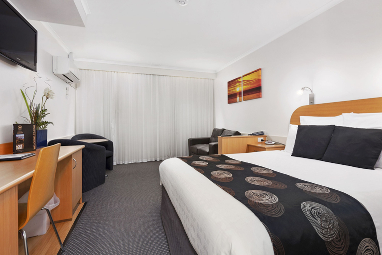 Bedroom 3, Beachfront Voyager Motor Inn, Burnie - Pt A