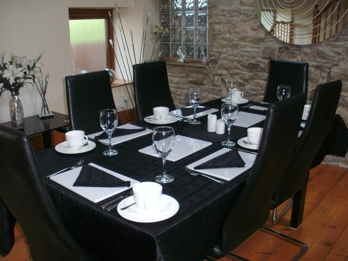 Food & Drinks, Beudy Bach, Carmarthenshire