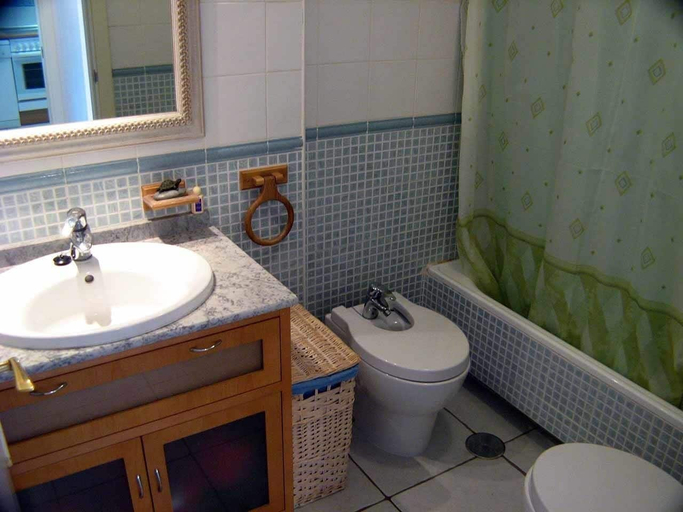 Bathroom, Apartamento Jardines I4-2C, Almería