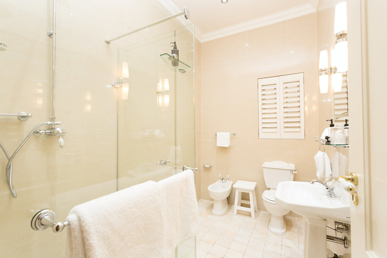 Bathroom 5, Coopmanhuijs Boutique Hotel, Cape Winelands