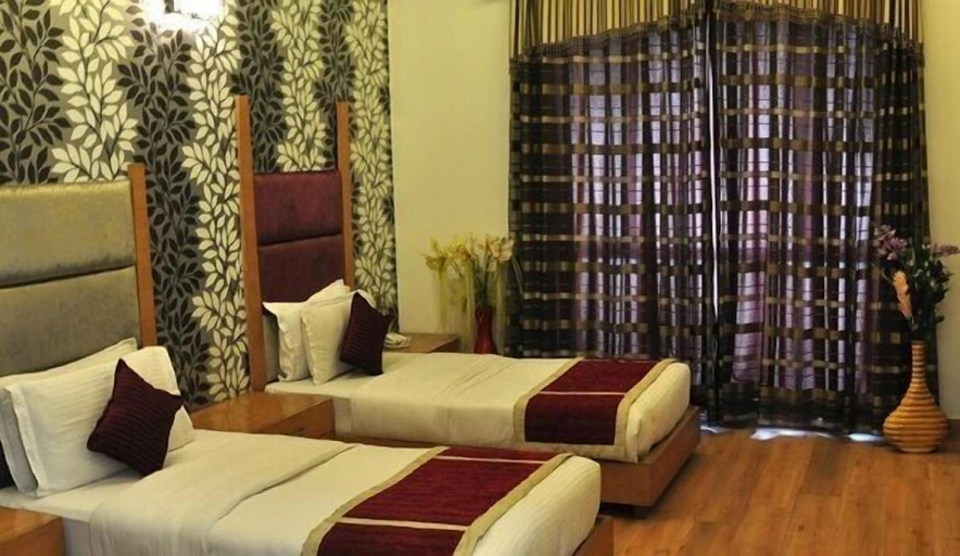Others 5, Hari's Court, Lajpat Nagar, Delhi