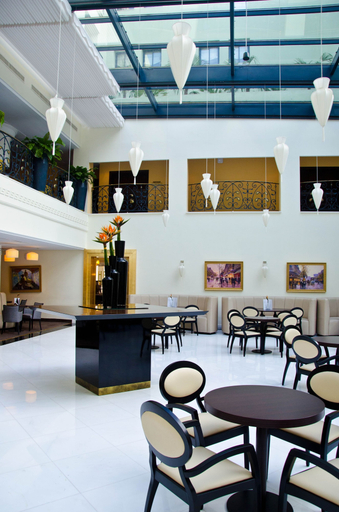 Food & Drinks 5, Concorde Paris, Cité El Khadra