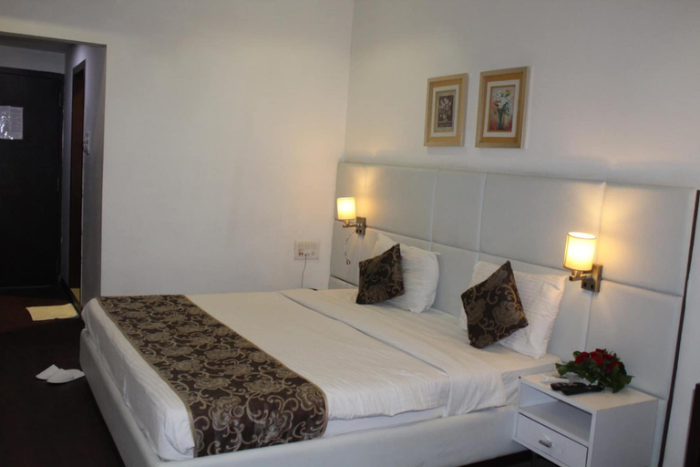 Bedroom 2, The Manor Hotel, Aurangabad