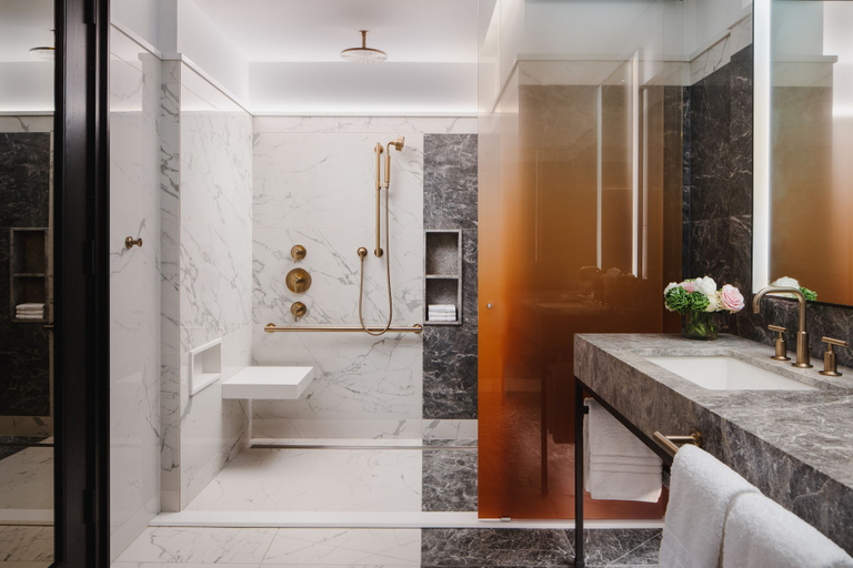 Bathroom 5, Four Seasons Hotel Montreal, Montréal