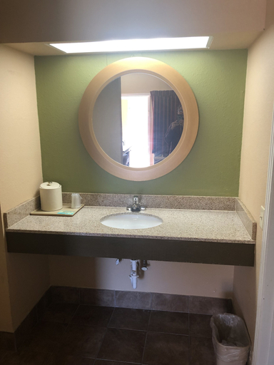 Bathroom 3, Relax Inn Guin, Marion