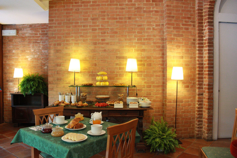 Food & Drinks 5, Hotel Portici, Cuneo