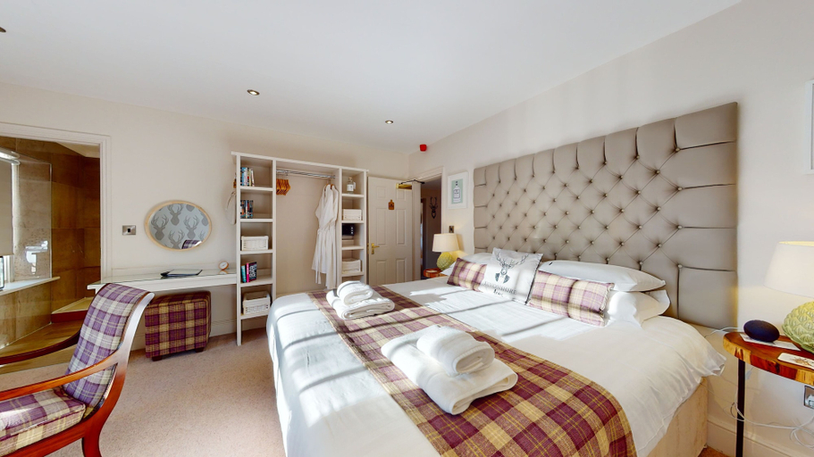 Bedroom 2, Devonshire Arms, Derbyshire