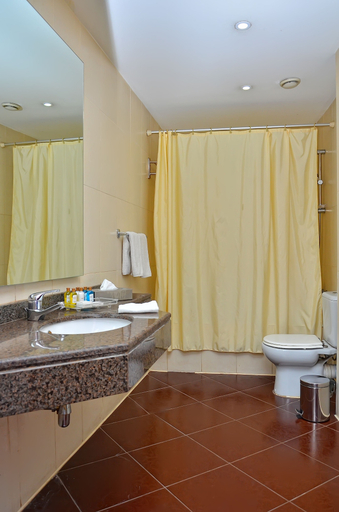 Bathroom 5, Aracan Pyramids Hotel, Al-'Umraniyah