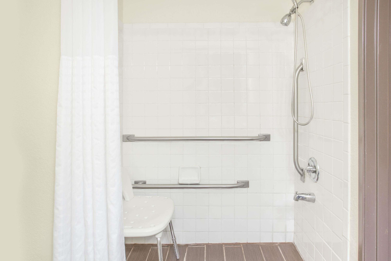 Bathroom 4, Baymont by Wyndham Holland, Ottawa