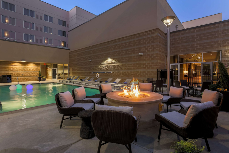 Sport & Beauty 2, DoubleTree by Hilton Evansville, Vanderburgh
