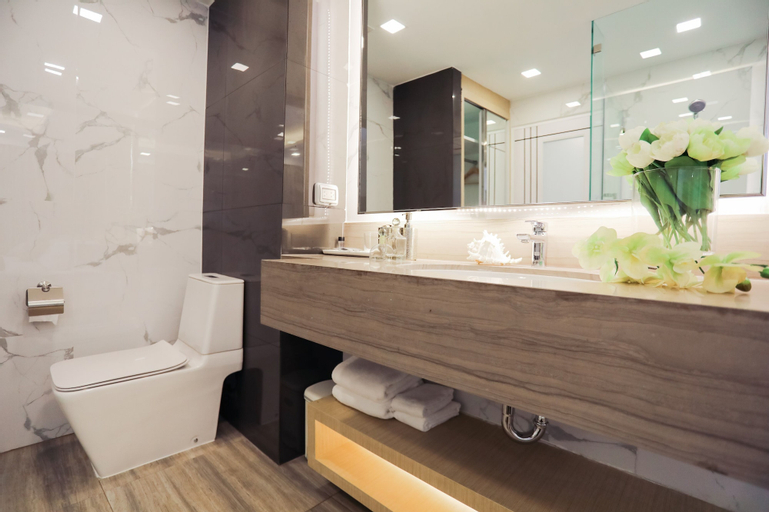 Bathroom 11