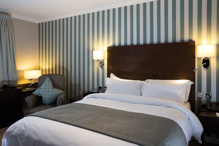 Bedroom 5, Kettering Park Hotel & Spa, Northamptonshire