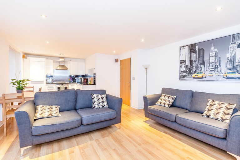 Others 5, Modern Two Bedroom Apartment, Edinburgh