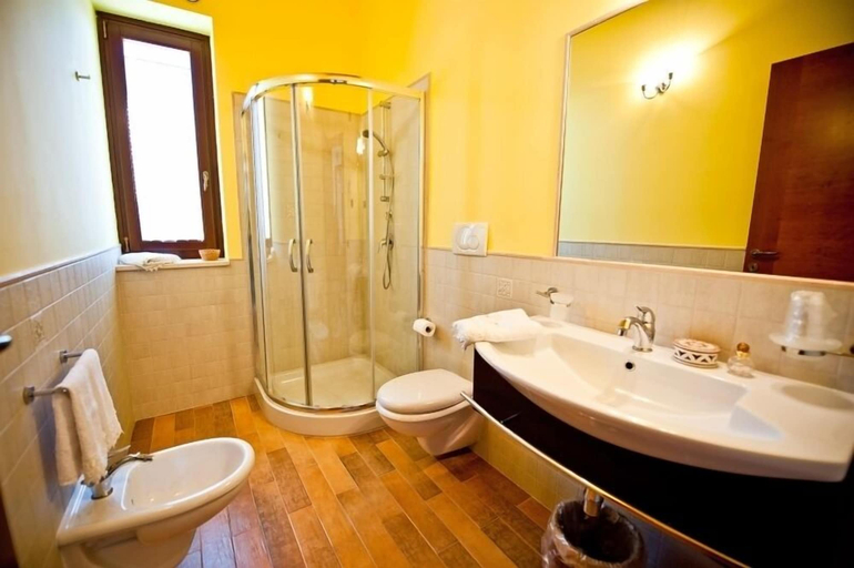Bathroom 3, Masseria La Gravina, Taranto