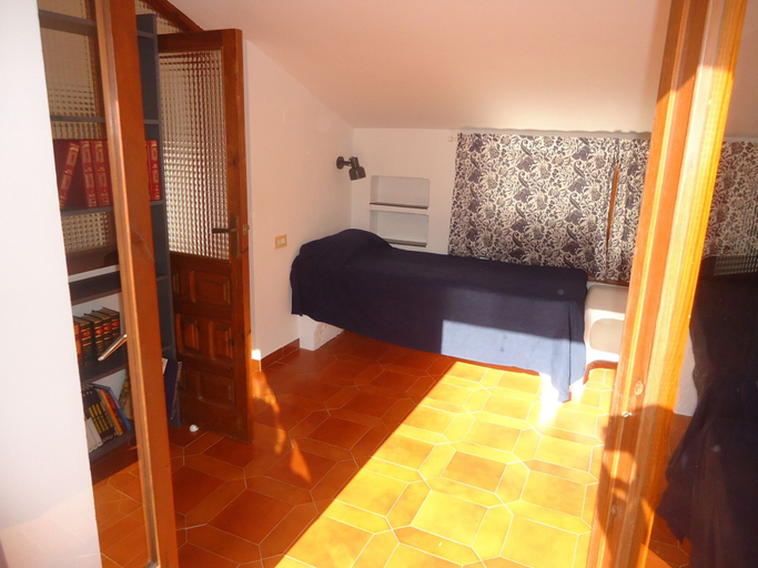 Bedroom 2, Villa Cala Blanca, Tarragona