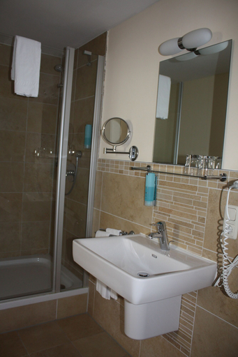 Bathroom 5, Himmel Landshut Hotel-Restaurant-Cafe, Landshut