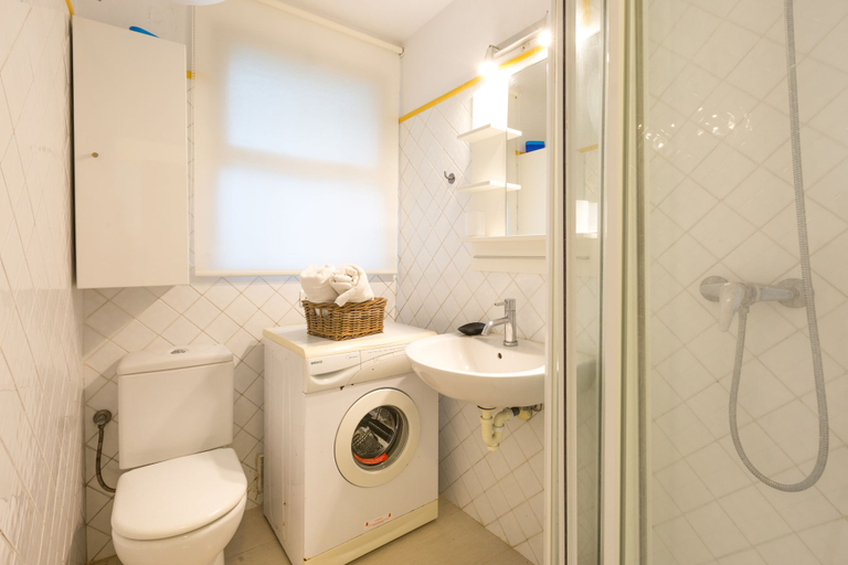 Bathroom, Apartment Cliper H-2, Girona