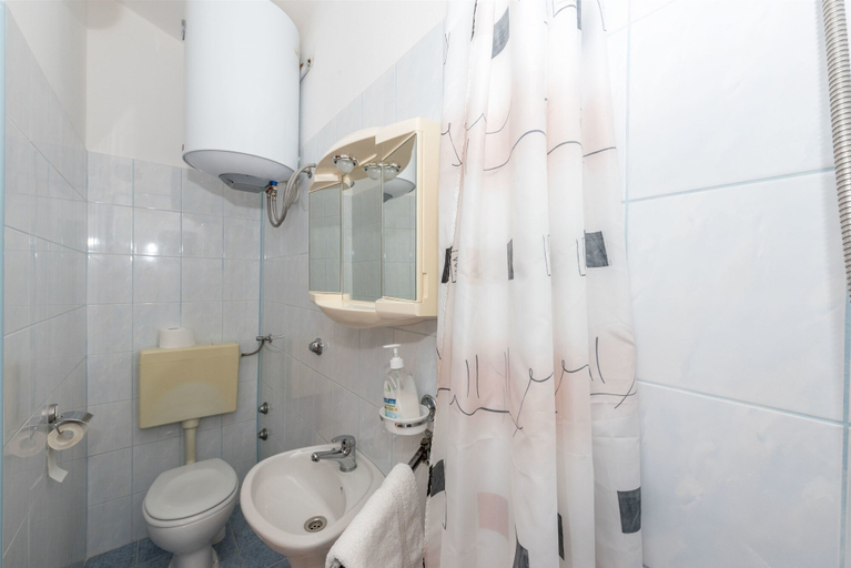 Bathroom 3, Apartments Ivan, Nin