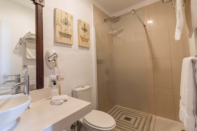 Bathroom 4, Isla Baja Suites, Santa Cruz de Tenerife