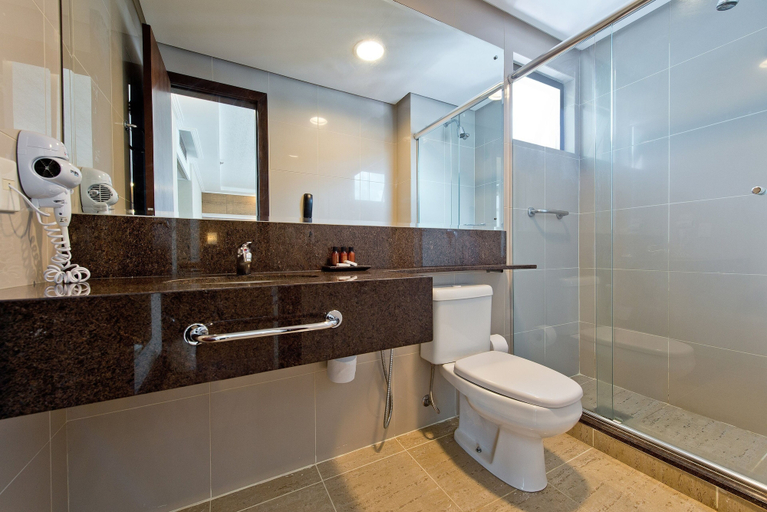 Bathroom 5, Majestic Palace Hotel, Florianopolis