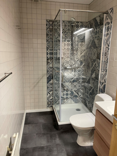 Bathroom 4, Saga Apartments, Akureyri
