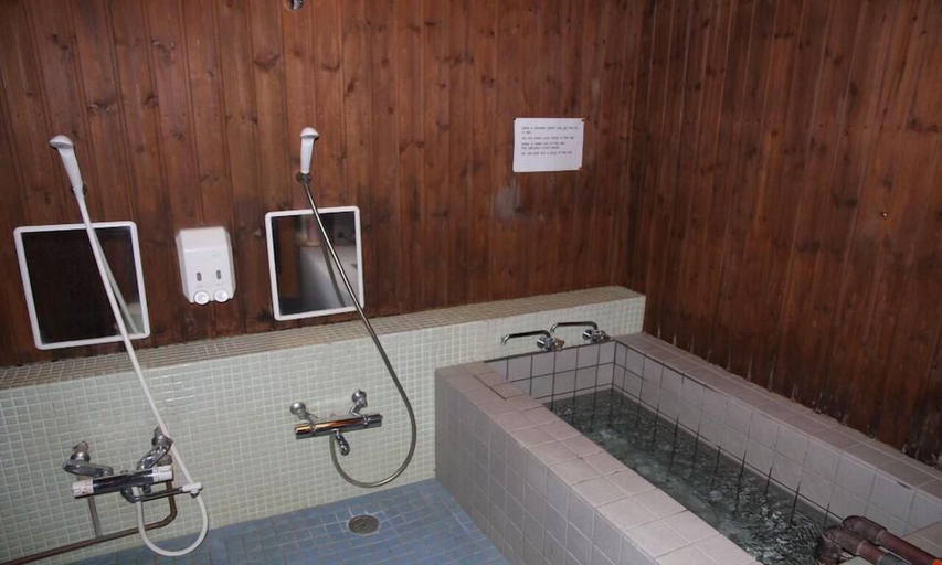 Bathroom 5, Moorea Lodge, Kutchan