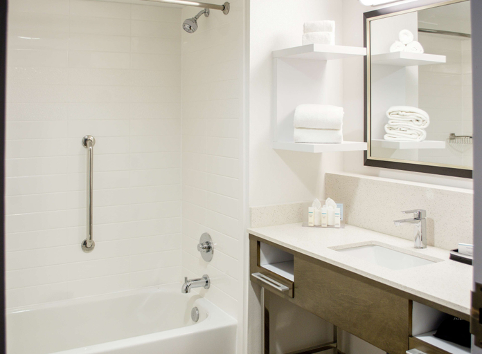 Bathroom 4, Hampton Inn Houston I-10W Energy Corridor, Houston