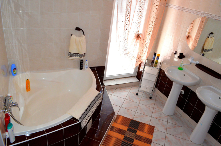 Bathroom 4, Apartmány Riviéra Liptov Bešeňová, Ružomberok