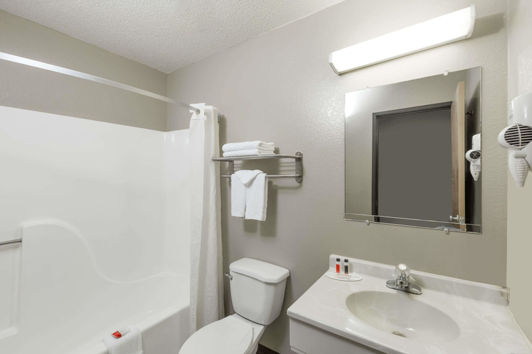 Bathroom 4, Super 8 by Wyndham Hays KS, Ellis
