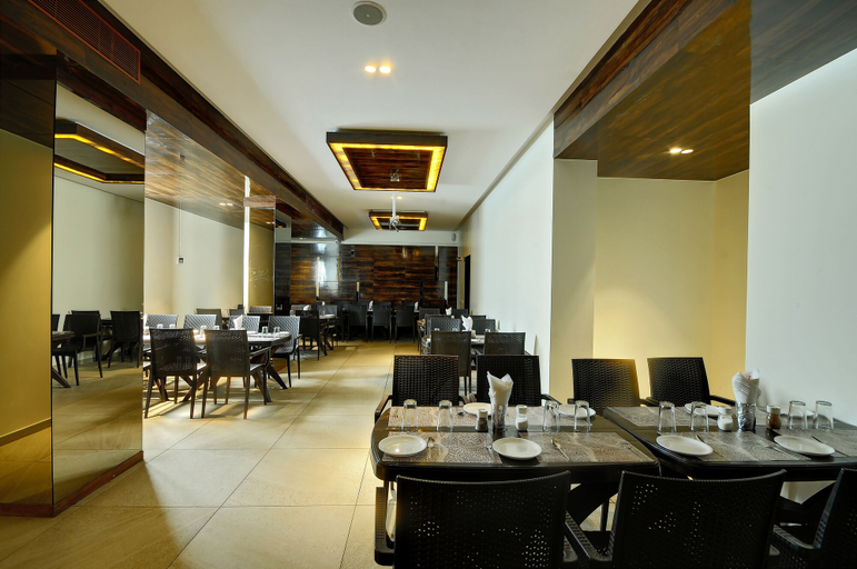 Food & Drinks 5, Hotel Apaar with Sea Face Garden Restaurant, Diu