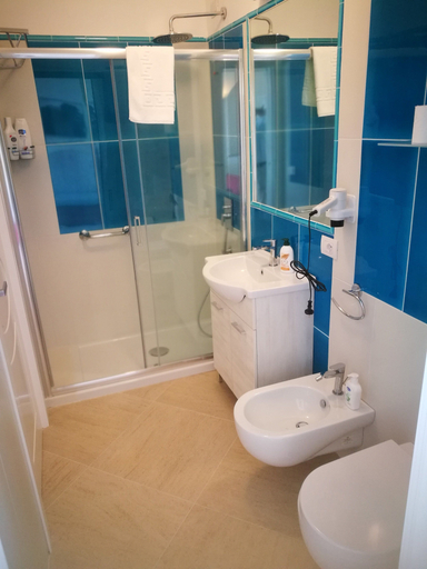 Bathroom 5, Villa Patrizi, Napoli