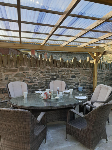 Food & Drinks 5, Bronwye Guest House, Powys
