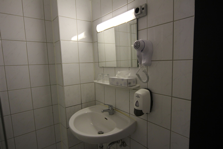 Bedroom 5, Hotel Carlton, Frankfurt am Main