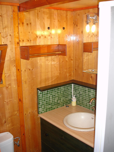 Bathroom 4, Camping & Bungalows Suspiro del Moro, Granada