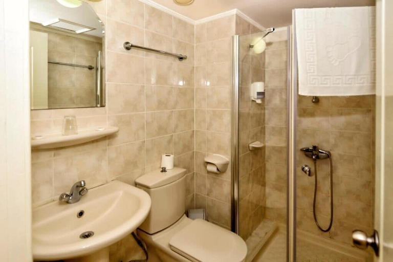 Bathroom 4, MV HOTEL