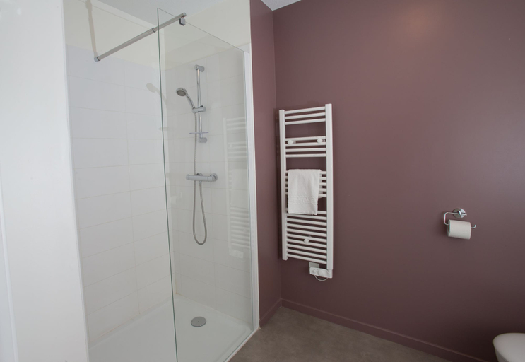 Bathroom 4, All Suites Appart Hôtel | Bordeaux - Pessac, Gironde