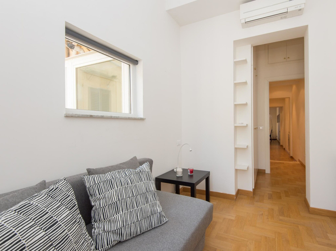 Others 2, RSH Trevi Fountain Luxury Apartment, Roma