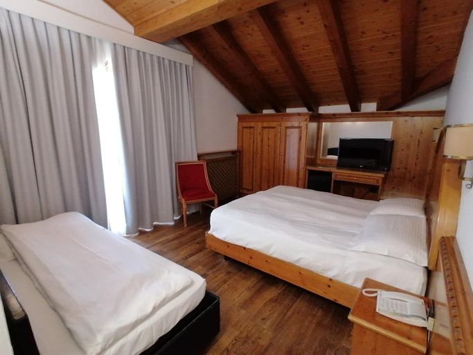 Bedroom 3, Olympic Palace, Trento